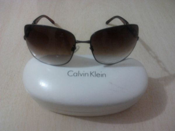 Calvin Klein Feminino R$ 180,00